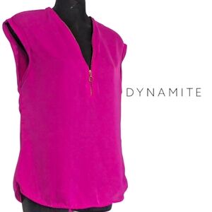 Dynamite - XS; Chic cap sleeve blouse w/zipped front closure; Magenta
